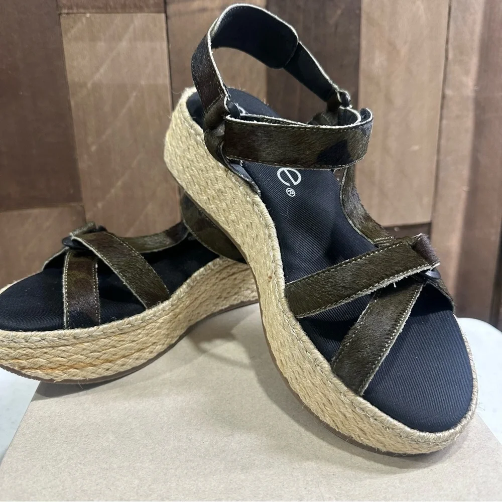 Nicole camouflage strap closure Platform Sandals SIZE 8 brown green tan NEW